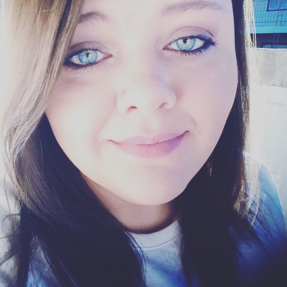 Meet your Posher, Whitney - Picture 1 of 1